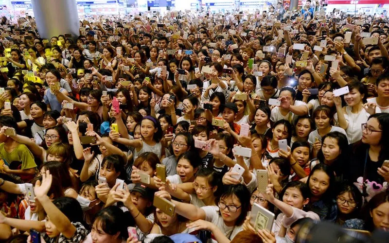 Môi trường nóng và đông người có thể gây ngất